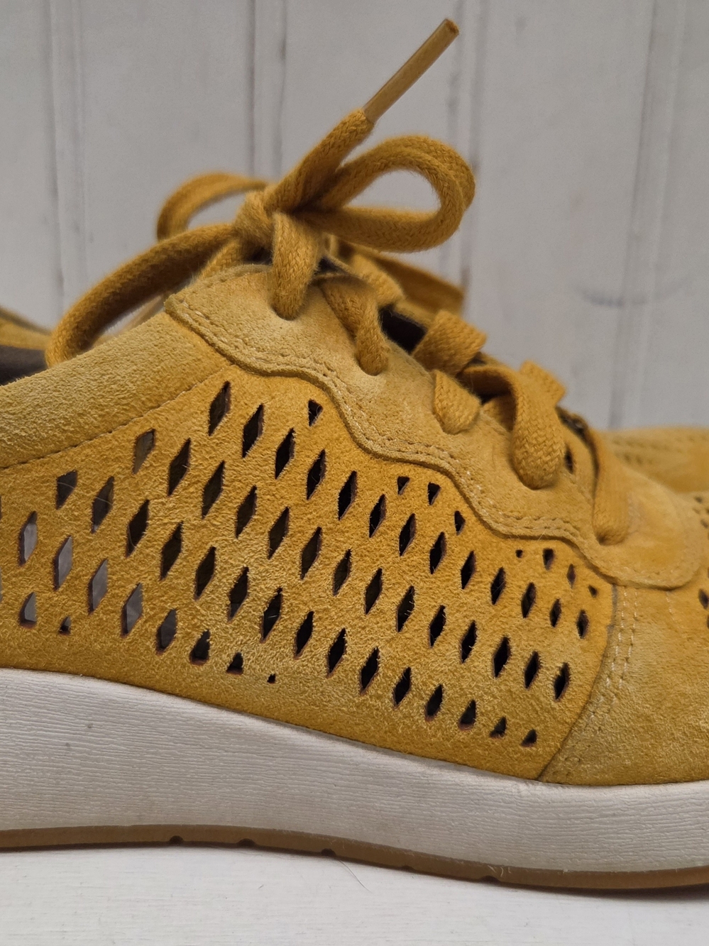 Dansko Charlie Size 37 (6.5) Yellow Suede Perforated Lace-Up Sneakers Shoes